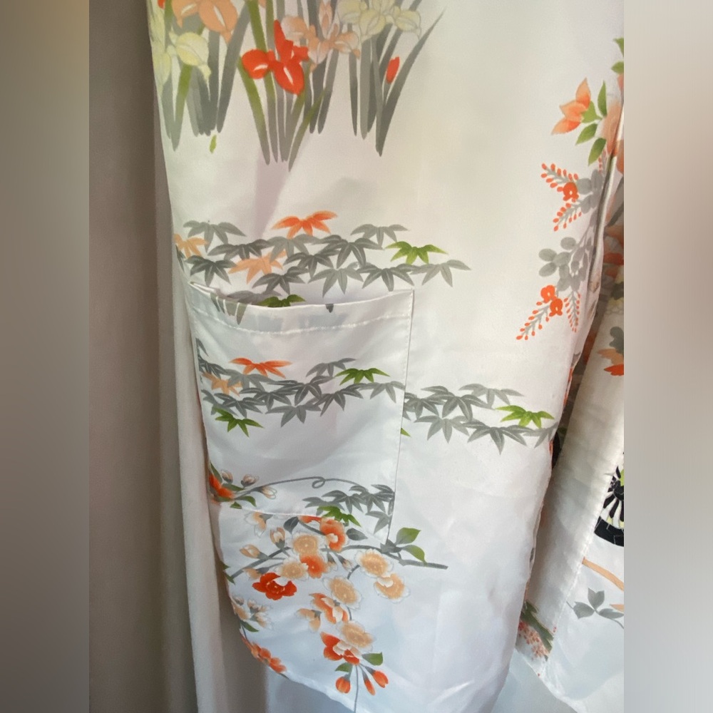 Ichiban Japanese Kimono 👘
Unisex size Medium - Picture 6 of 8